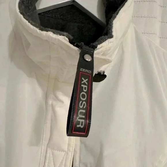 ZeroXposur Women’s Reversible Full Zip Vest - Picture 3 of 10